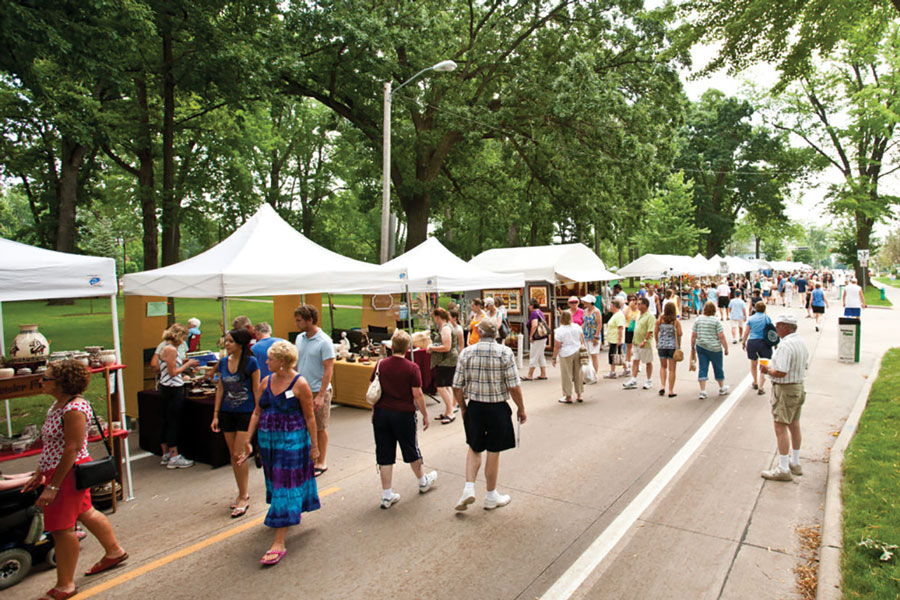 Scene – Art in the Park – July 2021